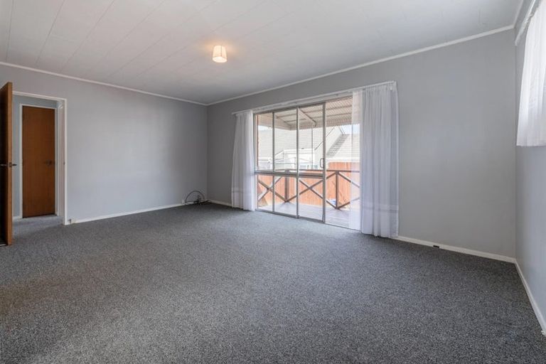 Photo of property in 2/16 Akehurst Avenue, New Lynn, Auckland, 0600
