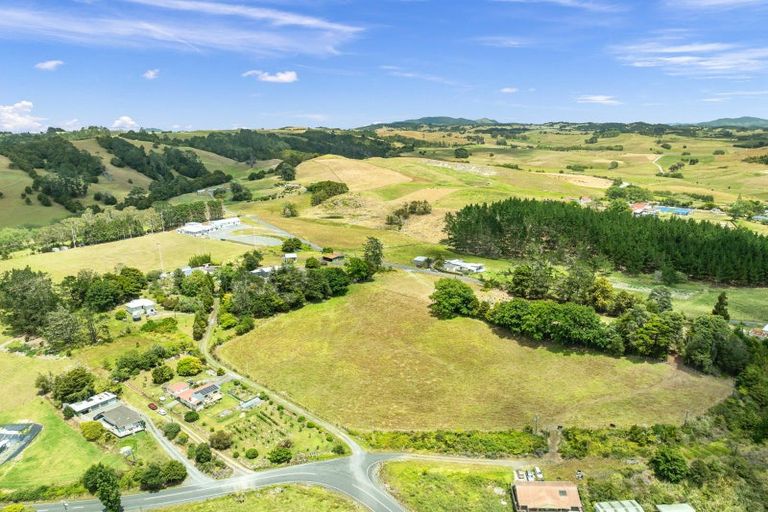 Photo of property in 32 Kopeti Road, Hukerenui, Hikurangi, 0182