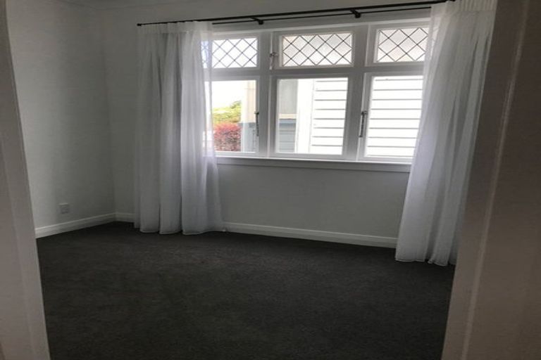 Photo of property in 20 Sugarloaf Road, Brooklyn, Wellington, 6021