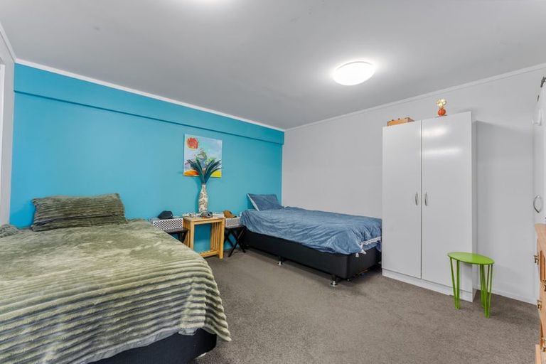 Photo of property in 1/64 Seaview Road, Castor Bay, Auckland, 0620