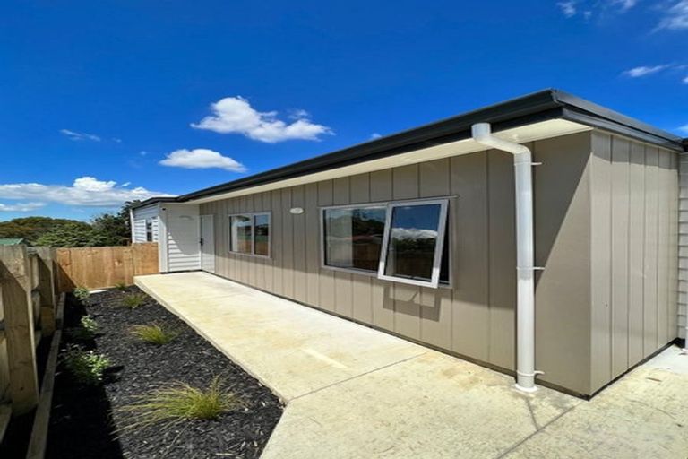 Photo of property in 78a Lincoln Park Avenue, Massey, Auckland, 0614