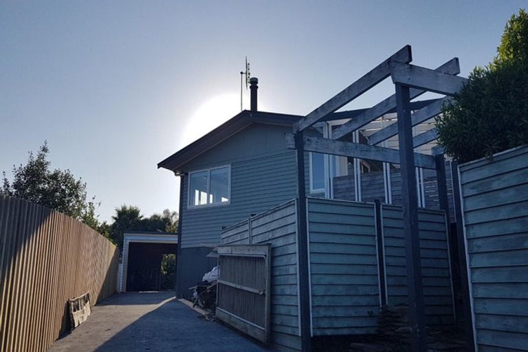 Photo of property in 16 Hetherington Road, Ranui, Auckland, 0612