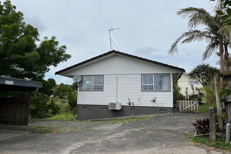 Photo of property in 32 Roick Parade, Glen Eden, Auckland, 0602