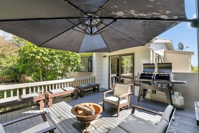 Photo of property in 5 Solway Place, Papakowhai, Porirua, 5024