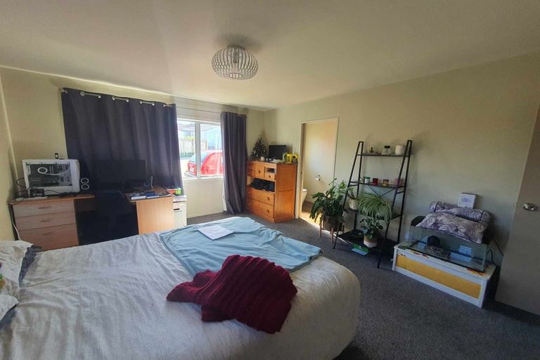 Photo of property in 18 Cathie Place, Karori, Wellington, 6012