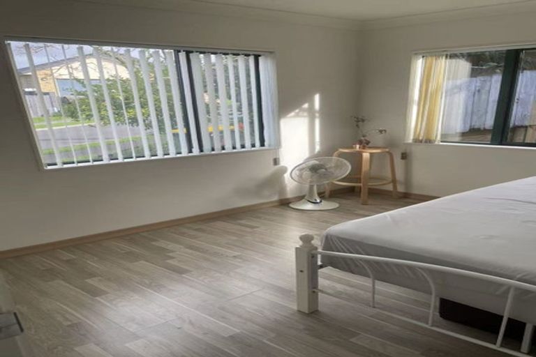 Photo of property in 1 Mackwell Road, Fairview Heights, Auckland, 0632