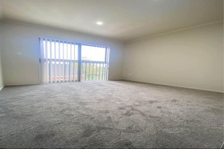 Photo of property in 2/55 Swaffield Road, Papatoetoe, Auckland, 2025