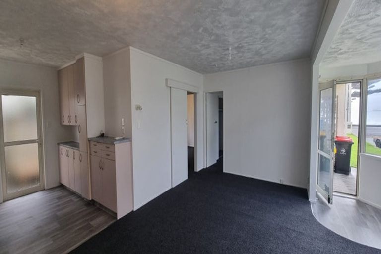 Photo of property in 2/181 Marine Parade, Mount Maunganui, 3116