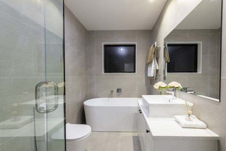 Photo of property in 198 Ridge Road, Howick, Auckland, 2014