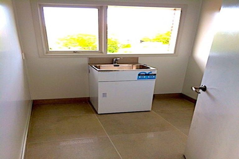 Photo of property in 9 Seaview Road, Castor Bay, Auckland, 0620