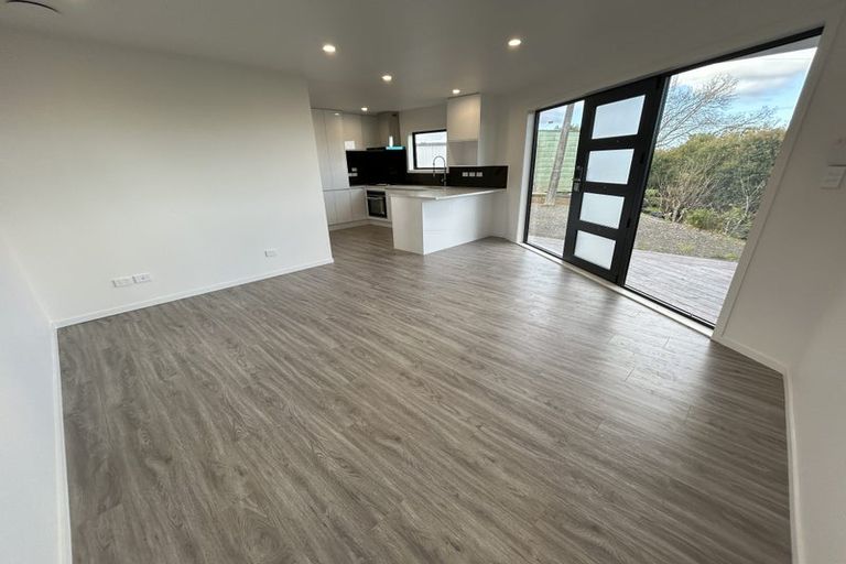 Photo of property in 338 Triangle Road, Massey, Auckland, 0614