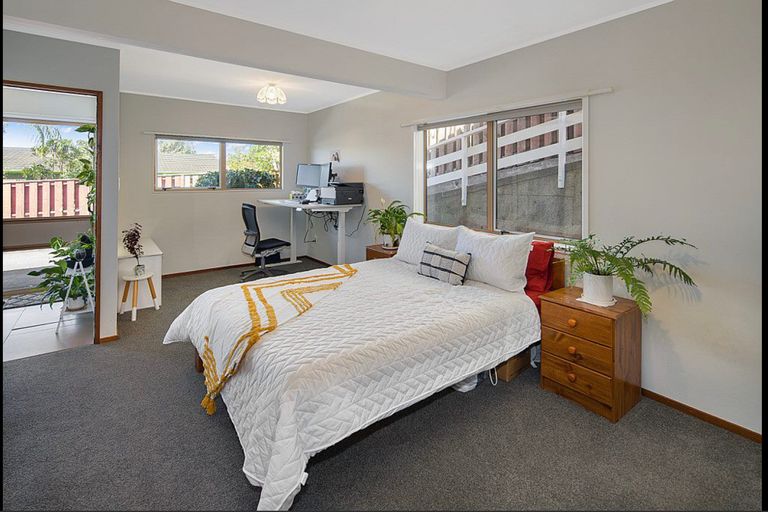 Photo of property in 52b Truscott Avenue, Johnsonville, Wellington, 6037