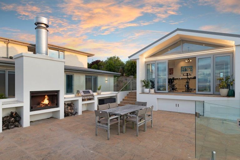 Photo of property in 342 Mount Pleasant Road, Mount Pleasant, Christchurch, 8081