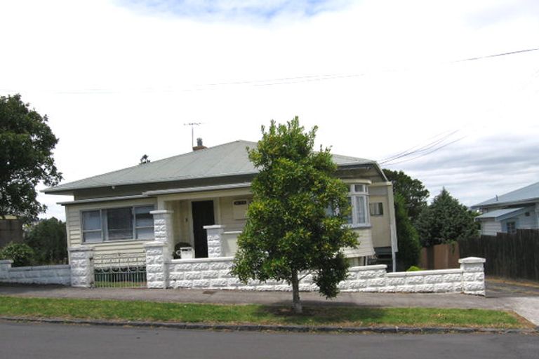 Photo of property in 2c Sefton Avenue, Grey Lynn, Auckland, 1021