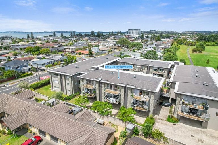 Photo of property in 307/252 Centreway Road, Orewa, 0931