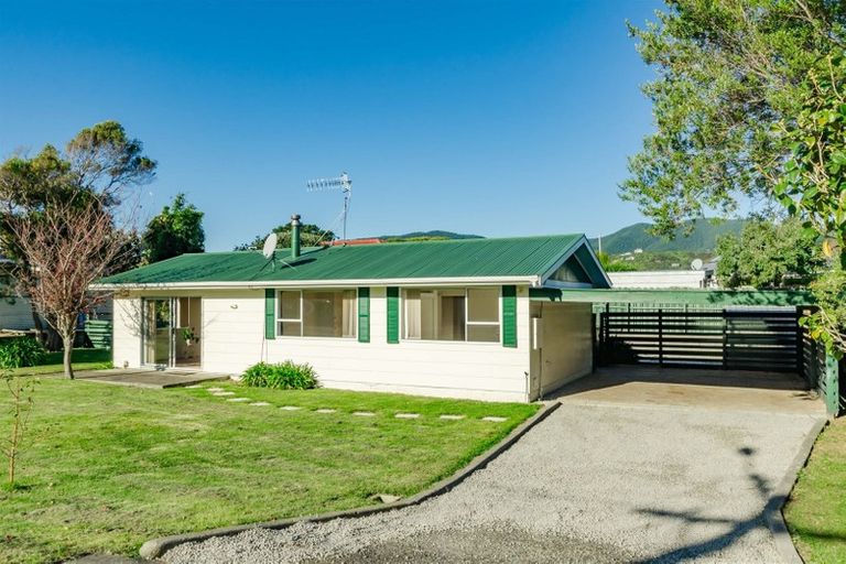 Photo of property in 12 Goldsborough Avenue, Raumati Beach, Paraparaumu, 5032