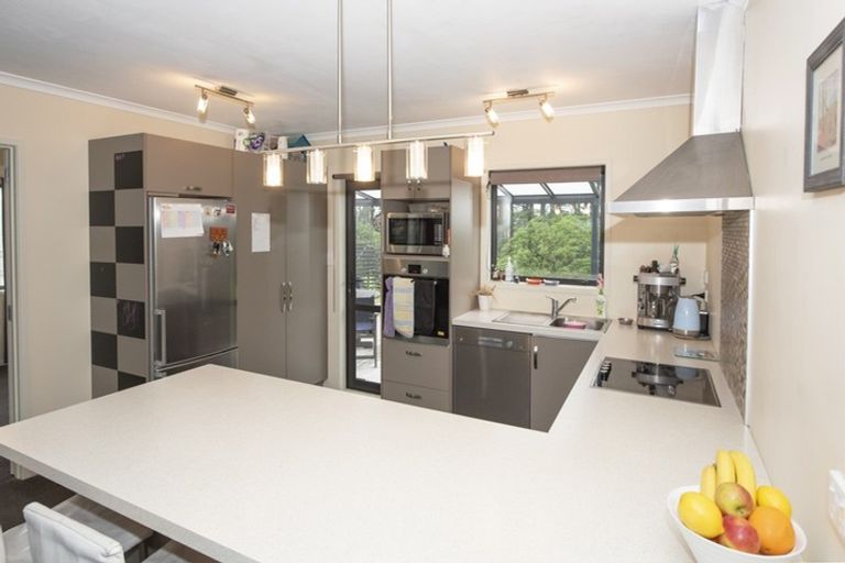 Photo of property in 8 Dunbar Place, Highlands Park, New Plymouth, 4312