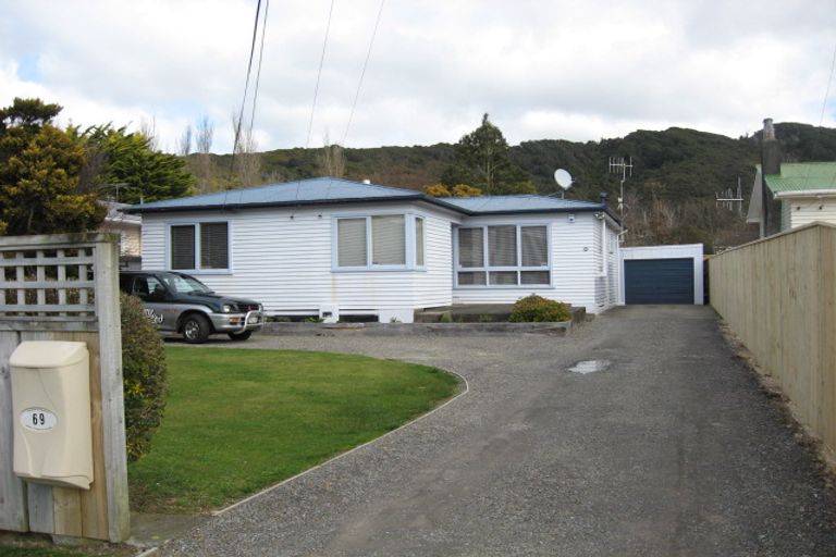 Photo of property in 69 Fraser Street, Wainuiomata, Lower Hutt, 5014