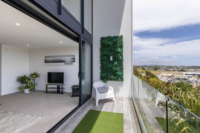 Photo of property in 5/86 Hurlstone Drive, Waiwhakaiho, New Plymouth, 4312