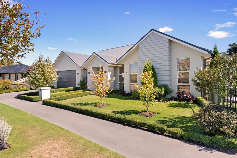 Photo of property in 33 Euphrasie Drive, Aidanfield, Christchurch, 8025