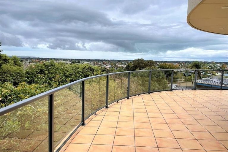 Photo of property in 75 Churchill Drive, Taradale, Napier, 4112