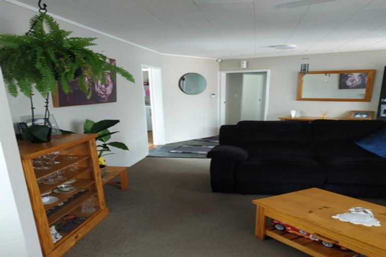 Photo of property in 21a Garton Drive, Massey, Auckland, 0614