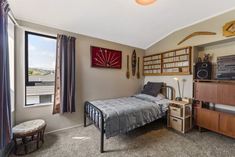 Photo of property in 5 Saunders Close, Whitby, Porirua, 5024