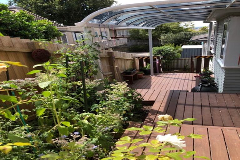 Photo of property in 74 Ridge Road, Howick, Auckland, 2014