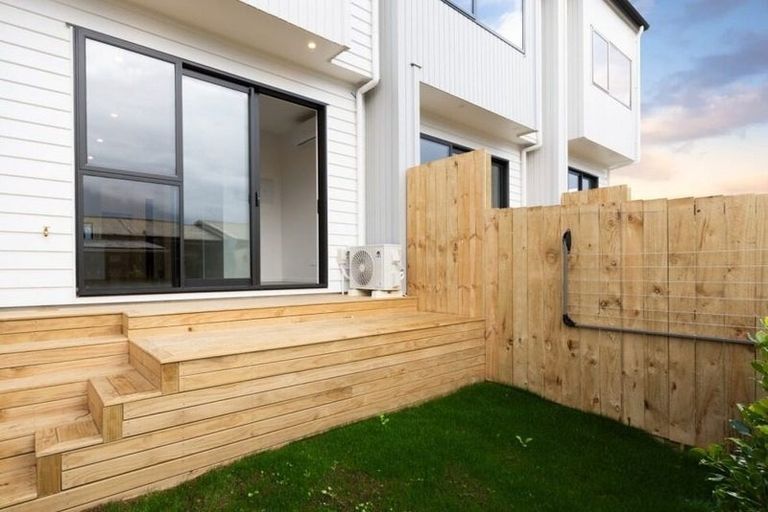 Photo of property in 87c Palmers Road, Clendon Park, Auckland, 2103