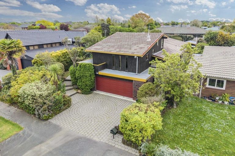 Photo of property in 18 Hawkswood Place, Avonhead, Christchurch, 8042