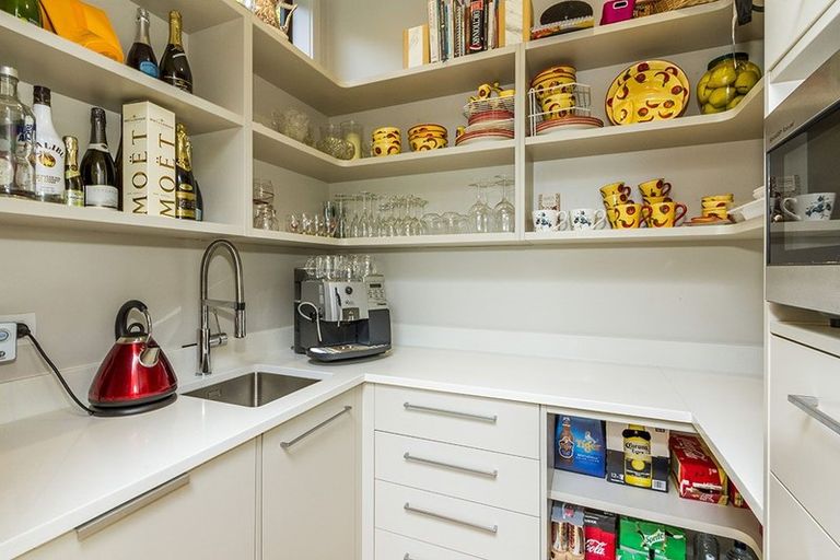 Photo of property in 5a Bournemouth Terrace, Murrays Bay, Auckland, 0630