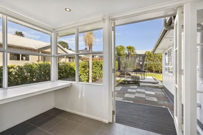 Photo of property in 2/28 Bay Street, Red Beach, 0932