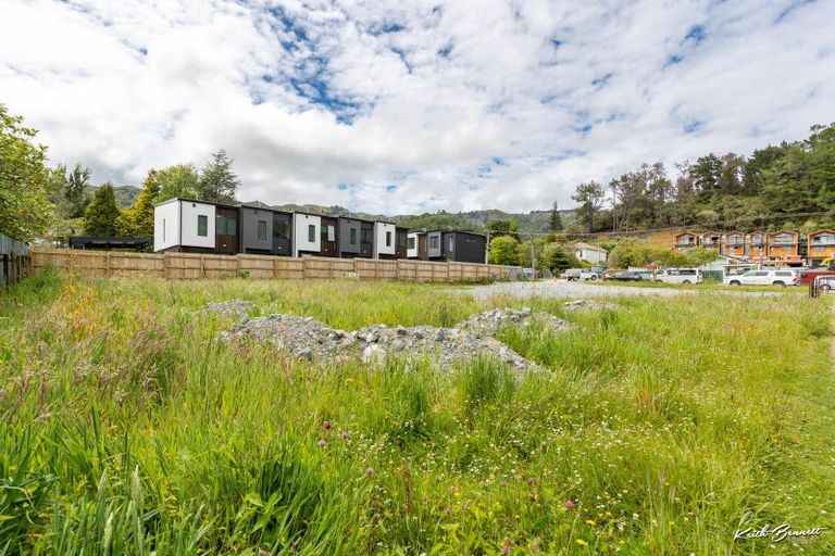 Photo of property in 32 Raukawa Street, Stokes Valley, Lower Hutt, 5019