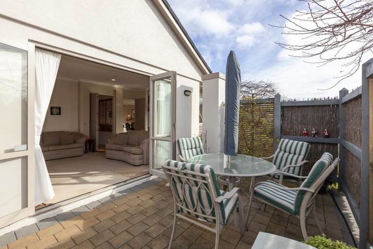 Photo of property in 8 Regent Drive, Paraparaumu Beach, Paraparaumu, 5032