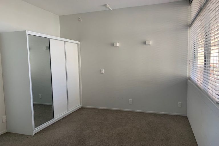 Photo of property in Rostrevor House, 3/130a Vivian Street, Te Aro, Wellington, 6011