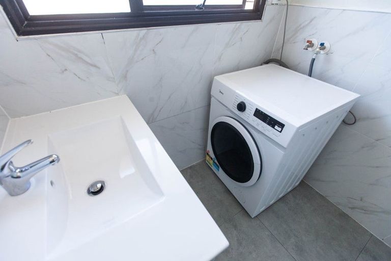 Photo of property in 5 Starforth Place, Henderson, Auckland, 0612