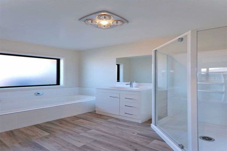 Photo of property in 32 Wallingford Crescent, Rolleston, 7615