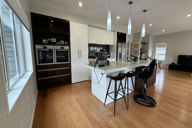 Photo of property in 12 Mural Place, Greenhithe, Auckland, 0632