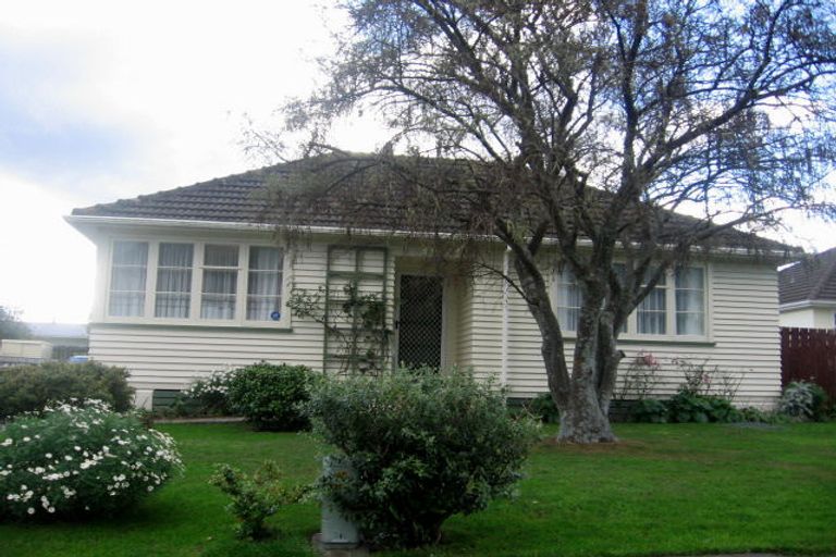 Photo of property in 1/13 Atiawa Crescent, Waiwhetu, Lower Hutt, 5010