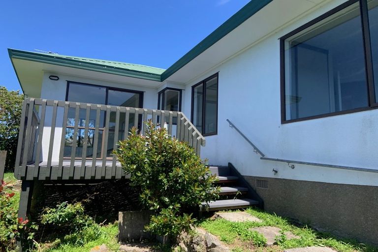 Photo of property in 6 Ashton Fitchett Drive, Brooklyn, Wellington, 6021