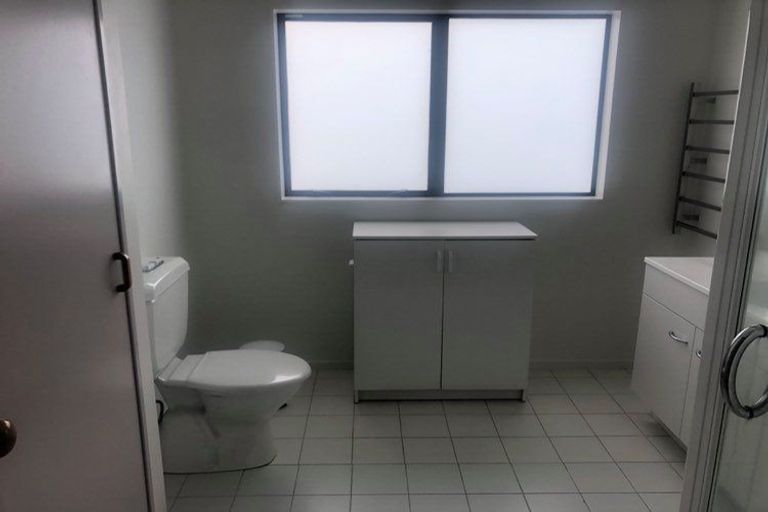 Photo of property in 18 Jasmine Grove, Maungaraki, Lower Hutt, 5010