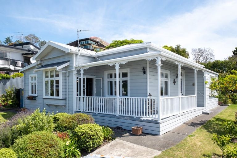 Photo of property in 8 Goldsmith Terrace, Hospital Hill, Napier, 4110