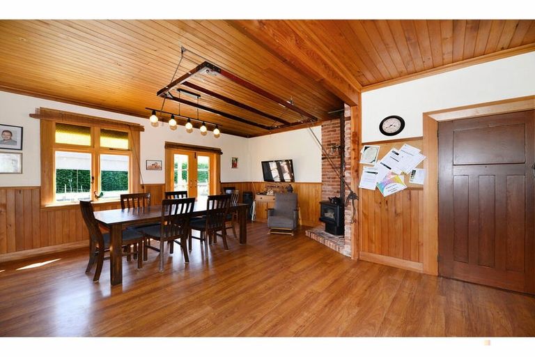 Photo of property in 19 Mount John Road, Waimate, 7977