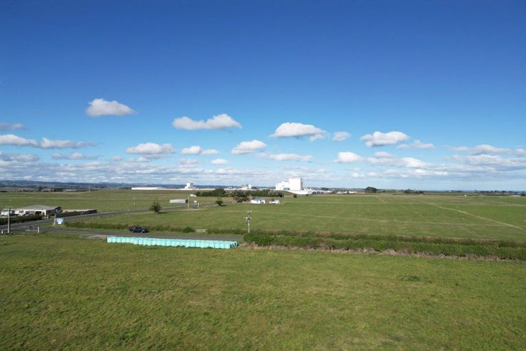 Photo of property in 6 Mcalpine Road, Hawera, 4672