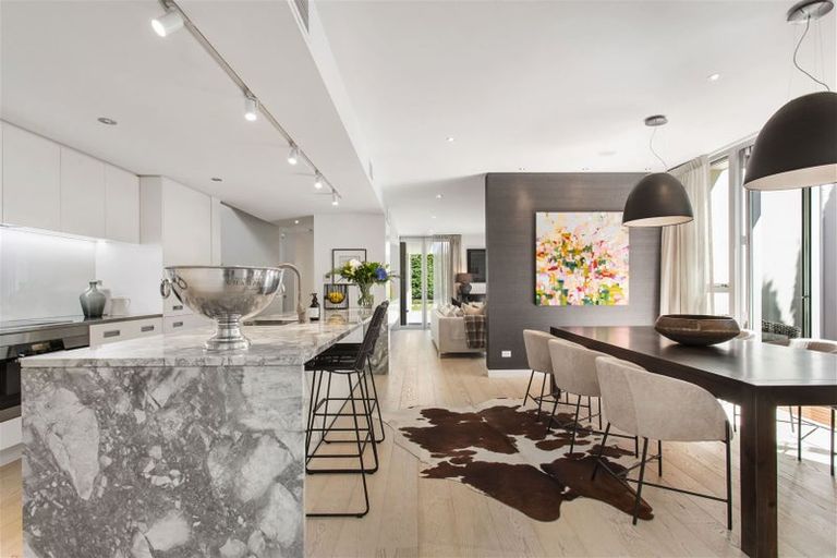 Photo of property in 39 Weka Street, Fendalton, Christchurch, 8041