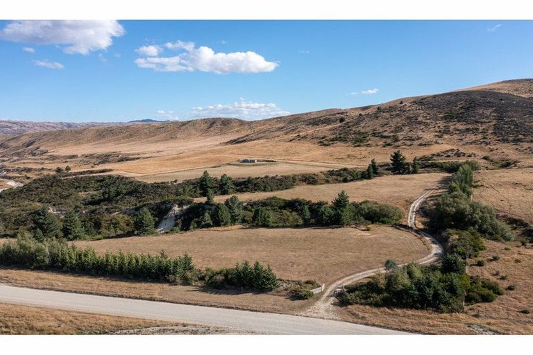 Photo of property in 1976 Saint Bathans Loop Road, Saint Bathans, 9386