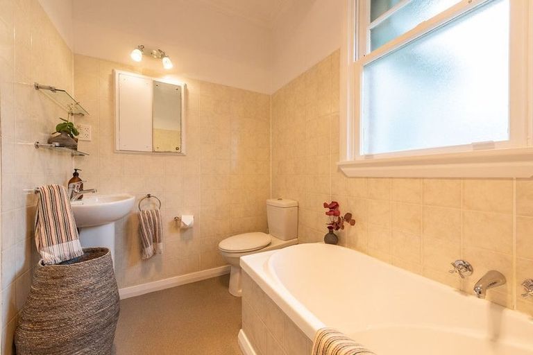 Photo of property in 42 Gloucester Street, Wilton, Wellington, 6012