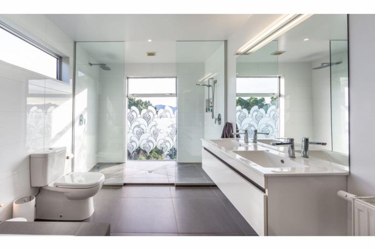 Photo of property in 10 Euan Sarginson Place, Diamond Harbour, Lyttelton, 8971