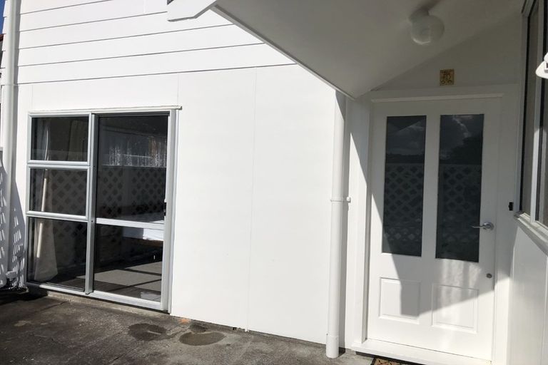 Photo of property in 9 Bonito Place, Bayview, Auckland, 0629