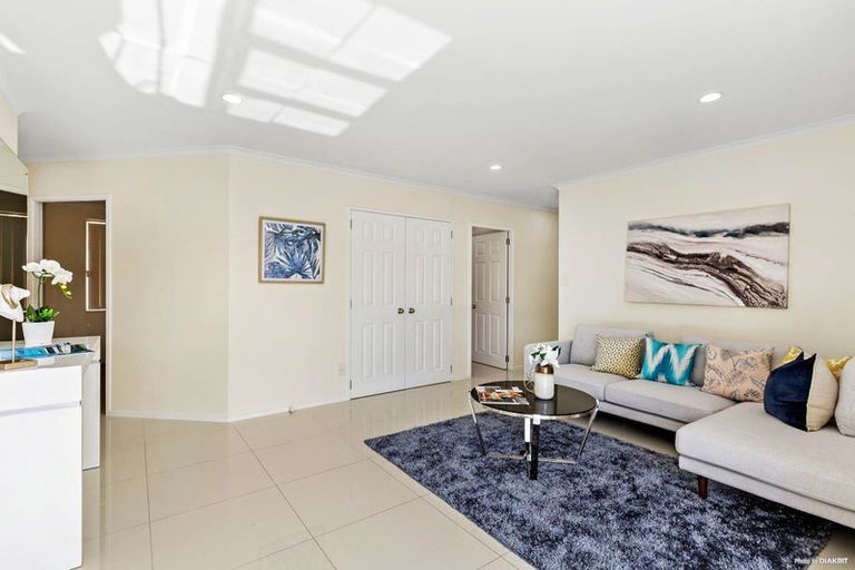Photo of property in 12 Mt Lebanon Crescent, The Gardens, Auckland, 2105